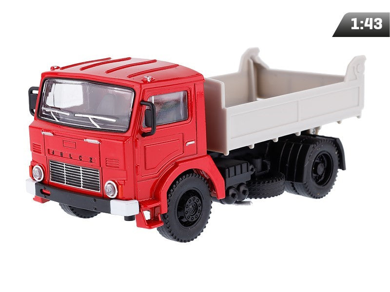 1:43-as modell, JELCZ 317, piros színű